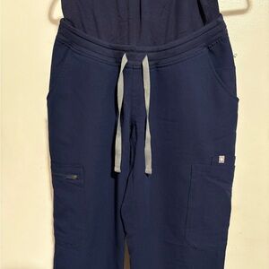 Maternity set
Figs Navy Blue Technical Top and Pants Set